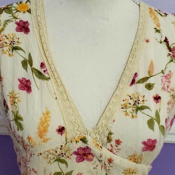 Band of Gypsies Boho Cream Floral Empire Waist Flutter Sleeves Flowy Mini Dress - Picture 3 of 13